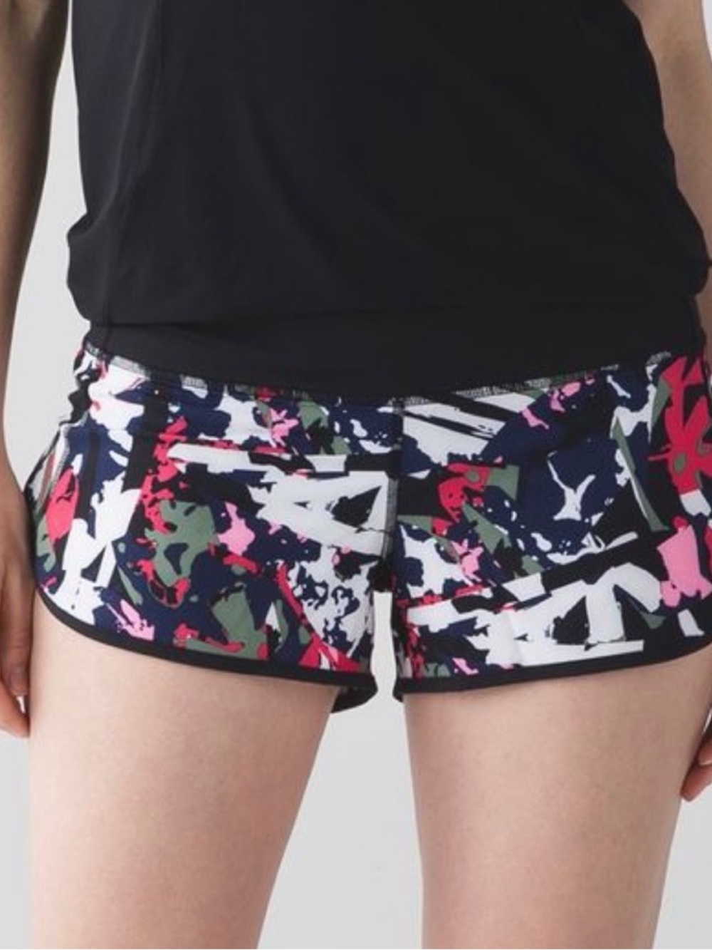 Lululemon Speed Up Shorts Size 8